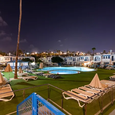 Duplex Poolside Ferienhaus